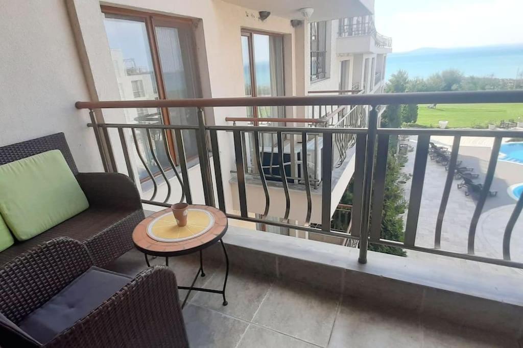 Apartments In Diamond Beach Бургас Екстериор снимка